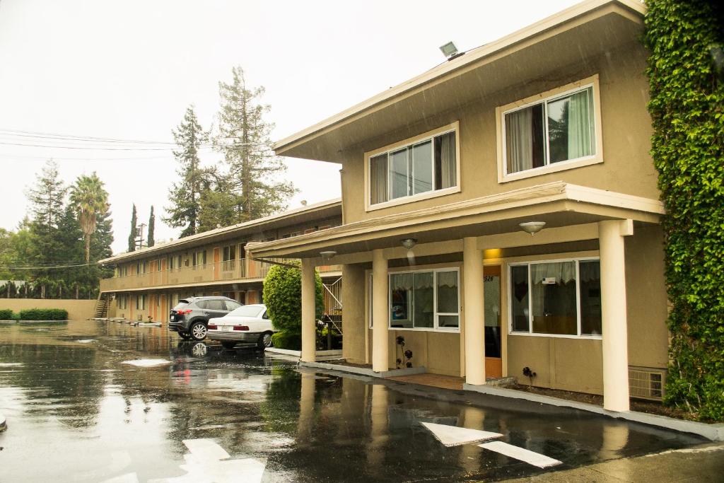 Budget Inn Redwood City photo