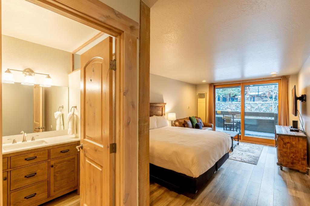 Hotel room in Timber Creek Lodge condo