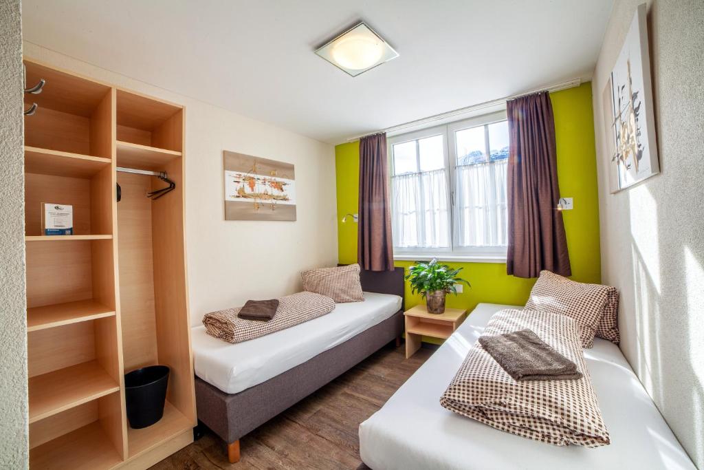 Rutsche Hostel - 3