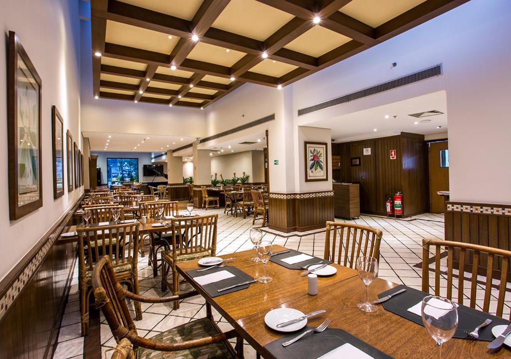 Restaurant, Estanplaza Paulista in São Paulo