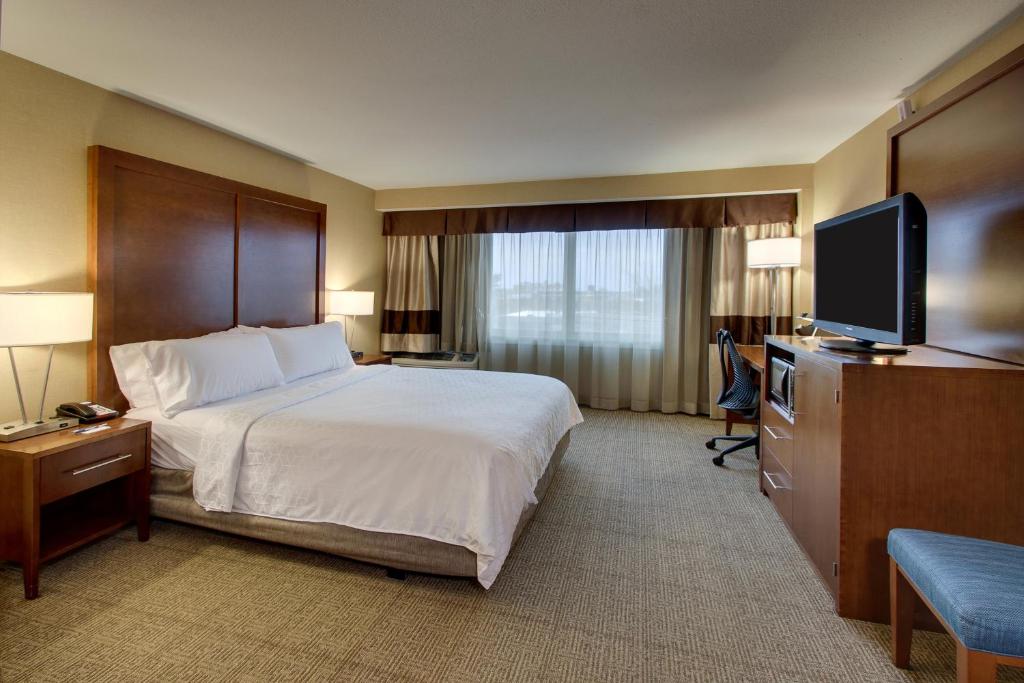 Holiday Inn Express Washington DC N-Silver Spring Photo 26
