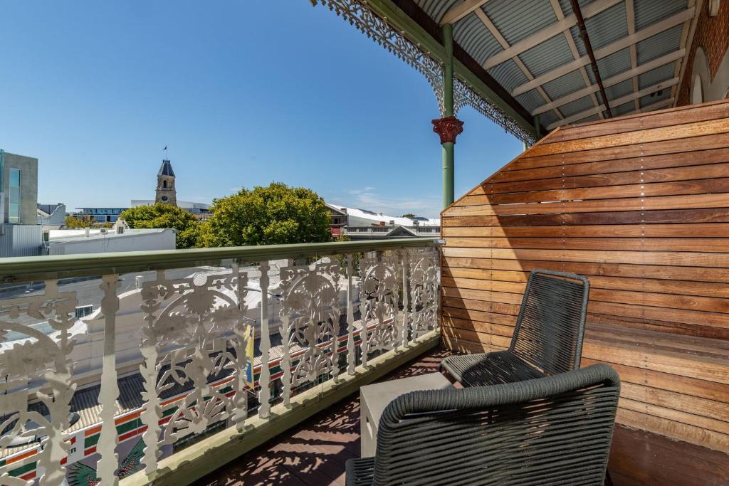 Balcony/terrace, The National Hotel in Perth