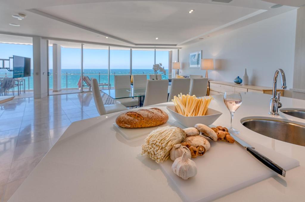 オーシャンズ ムールーラバ リゾート (Oceans Mooloolaba Resort) キッチン