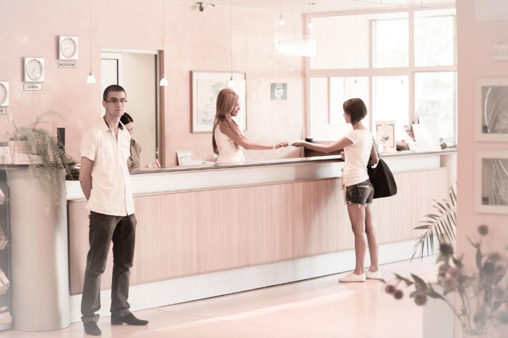 Hotel Koral — Hotel building in Varna, Varna Region