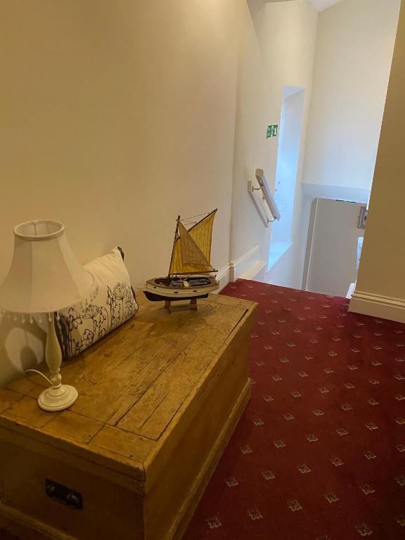 Queens Hotel photo
