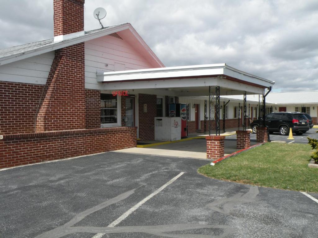 Rite Spot Scottish Inns Fayetteville photo