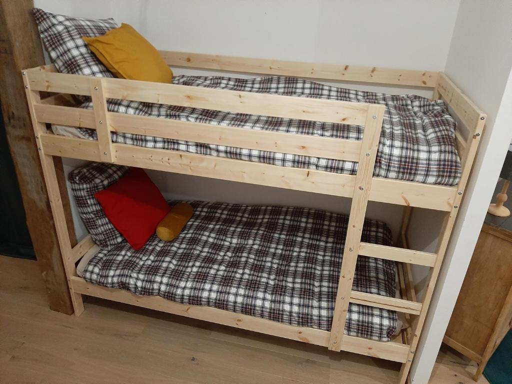 Location Appartement Rdc Avec Un Petit Jardin Vers Louhans LOUHANS Les Petites Arcades avec ses deux appartements coté seille et coté  jardin, Appartements Louhans