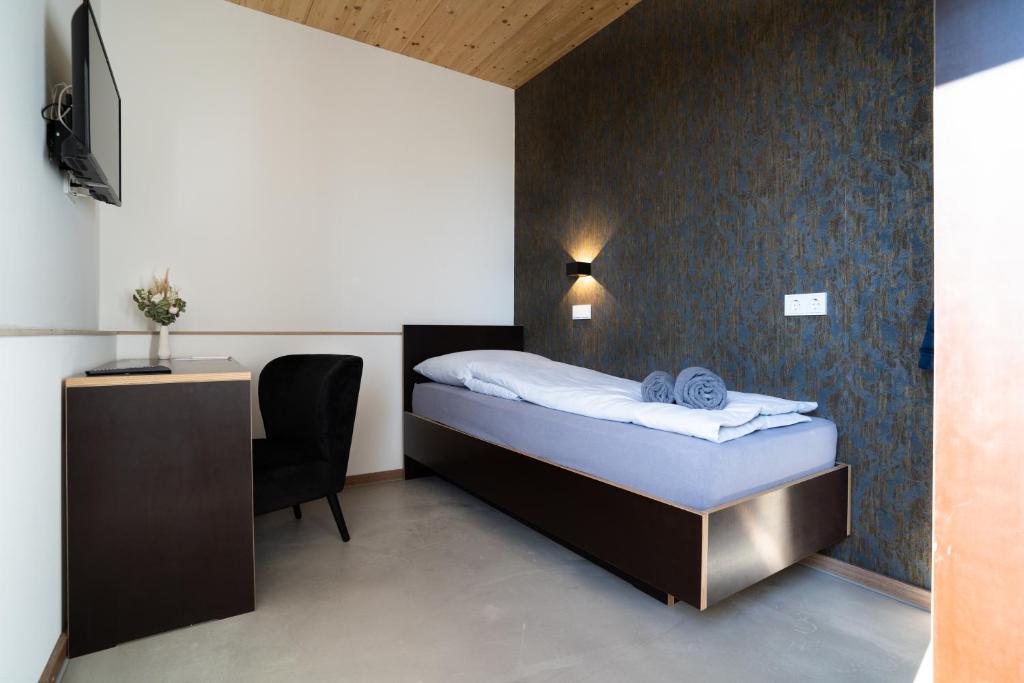Motel Q photo