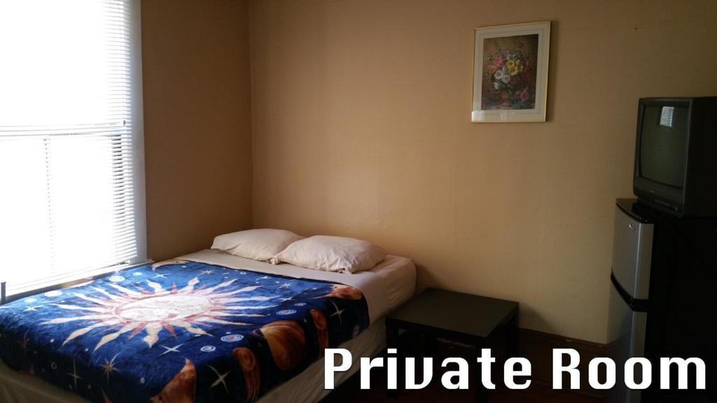 Main St Hostel photo