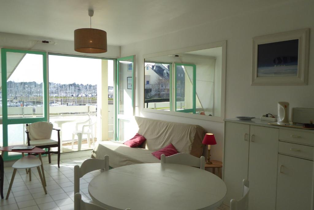 REF 104 Appartement T3 pour cinq personnes résidence avec piscine Port Crouesty ARZON - 2