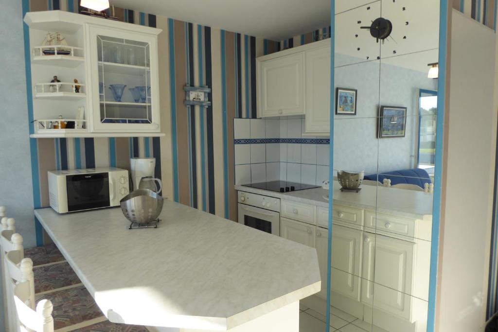 REF 157 Studio pour deux personnes avec piscine vue Port Crouesty ARZON - 3