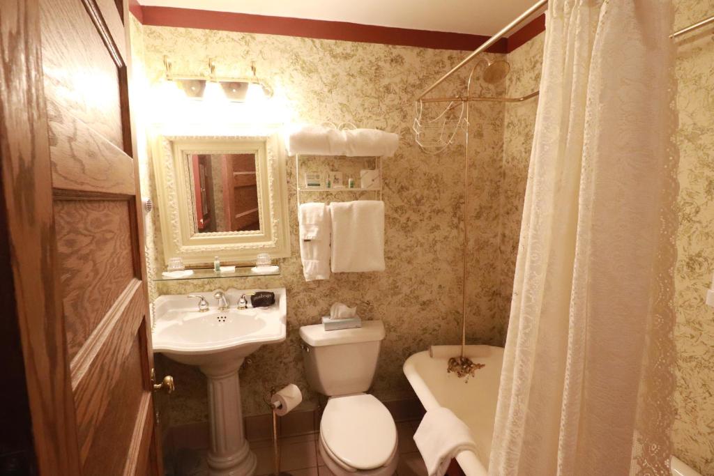 Inn at 835 Boutique Hotel photo