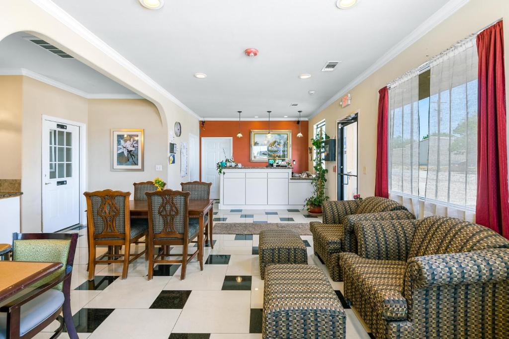Big Lake Inn and Suites photo