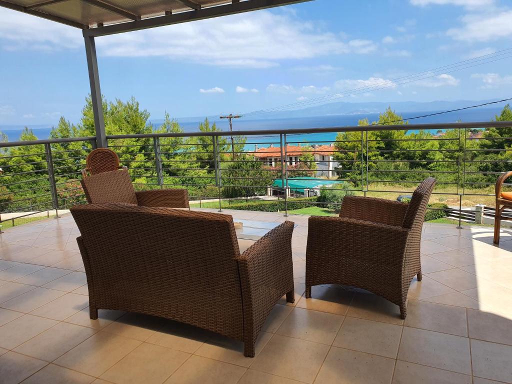 Lost in View, Chanioti