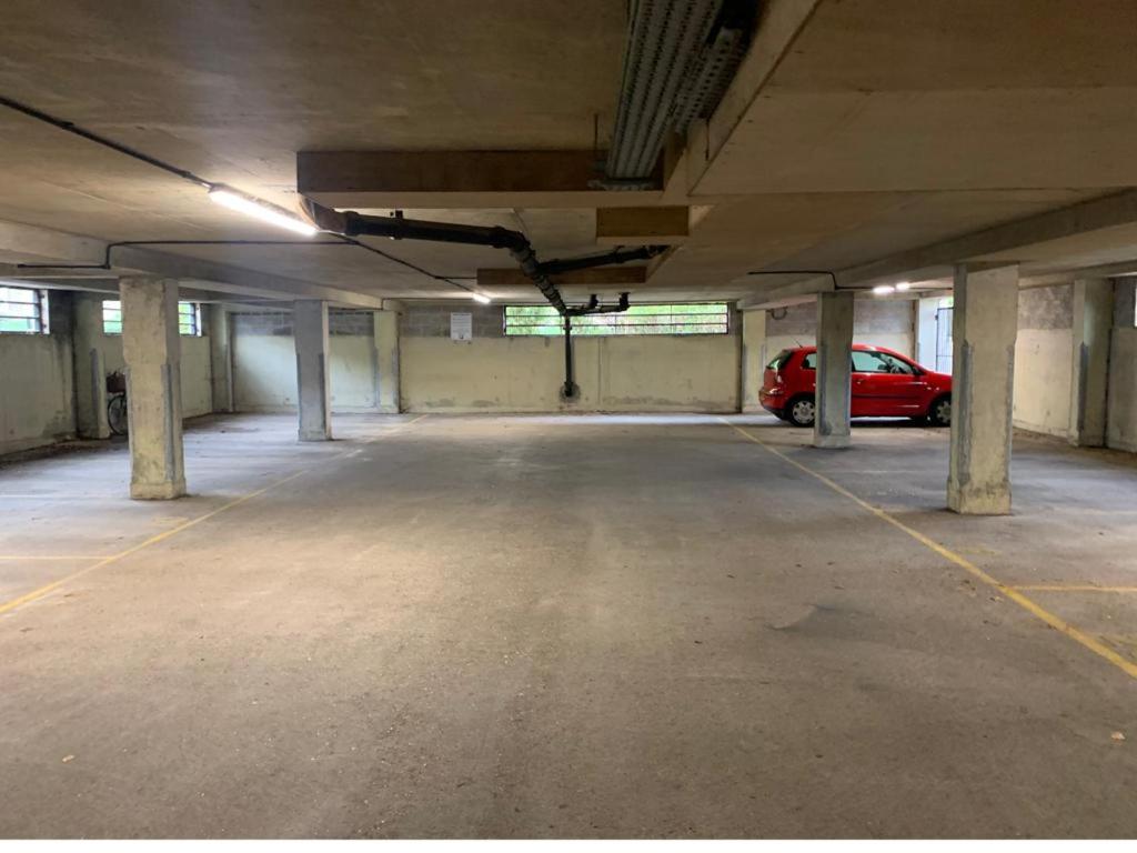 Watford Gemini - Eton 1 - Nr Watford Junction, M1 ,M25 photo
