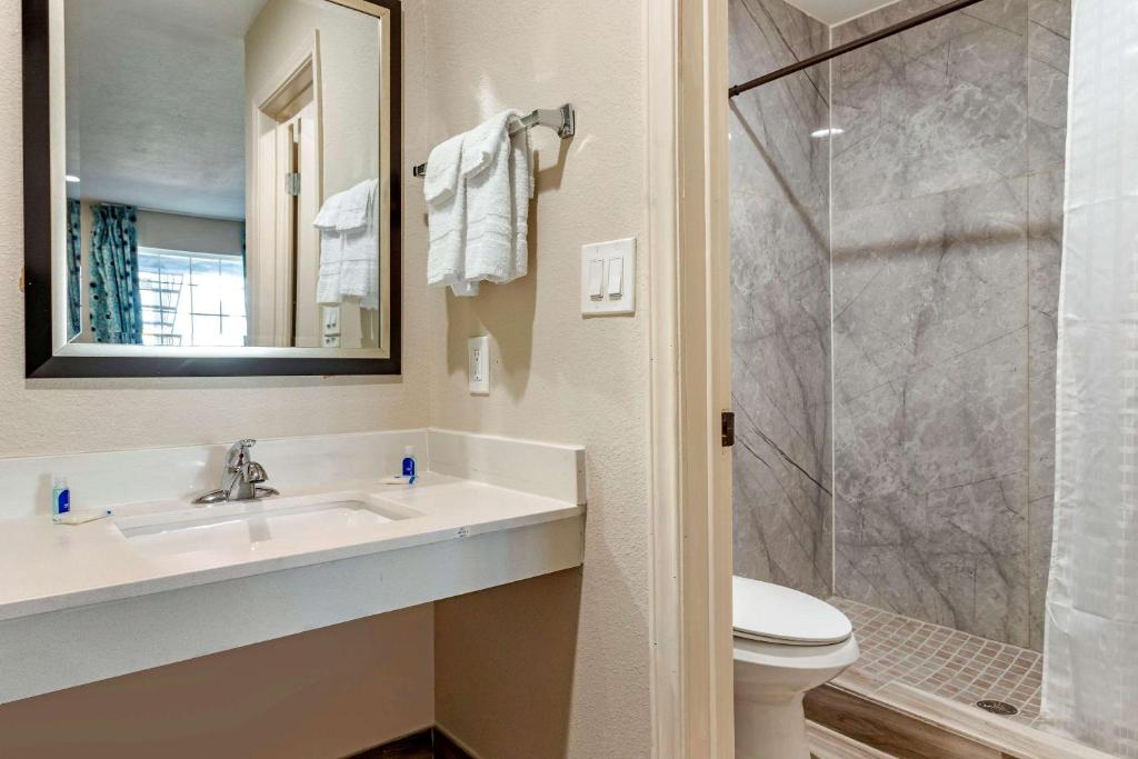 Rodeway Inn photo