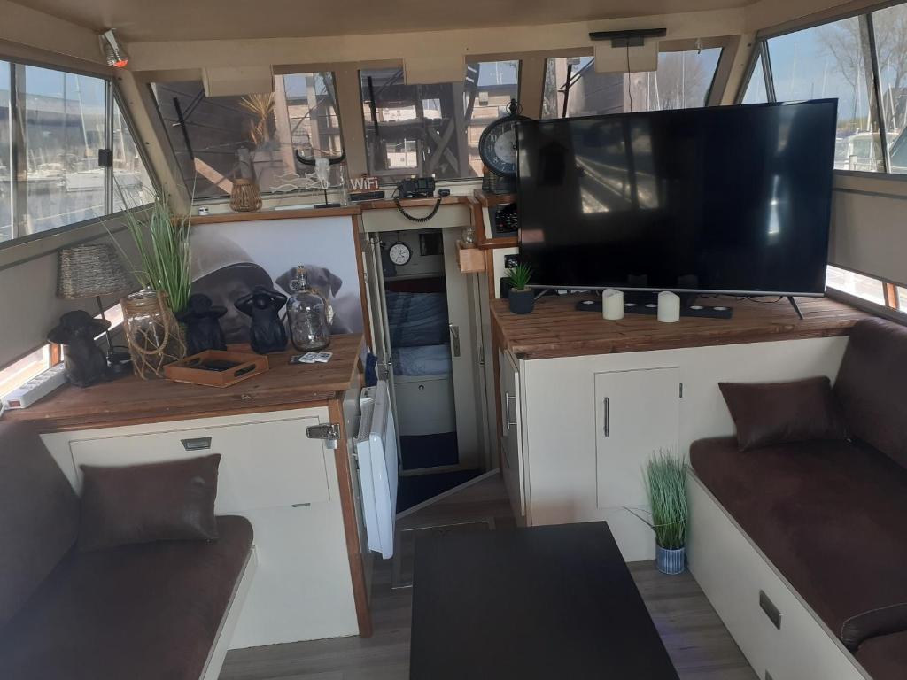 Magnifique bateau maison photo