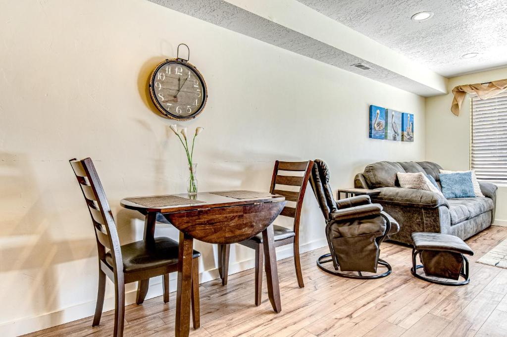 Harbor Village 14-Plex Condo 120 photo