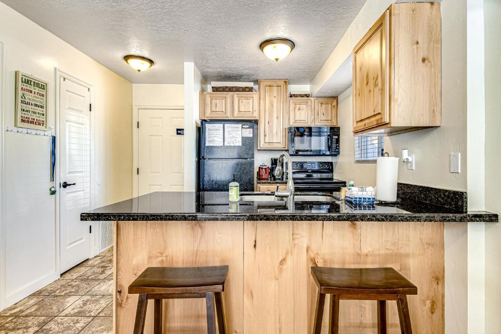 Harbor Village 14-Plex Condo 120 photo