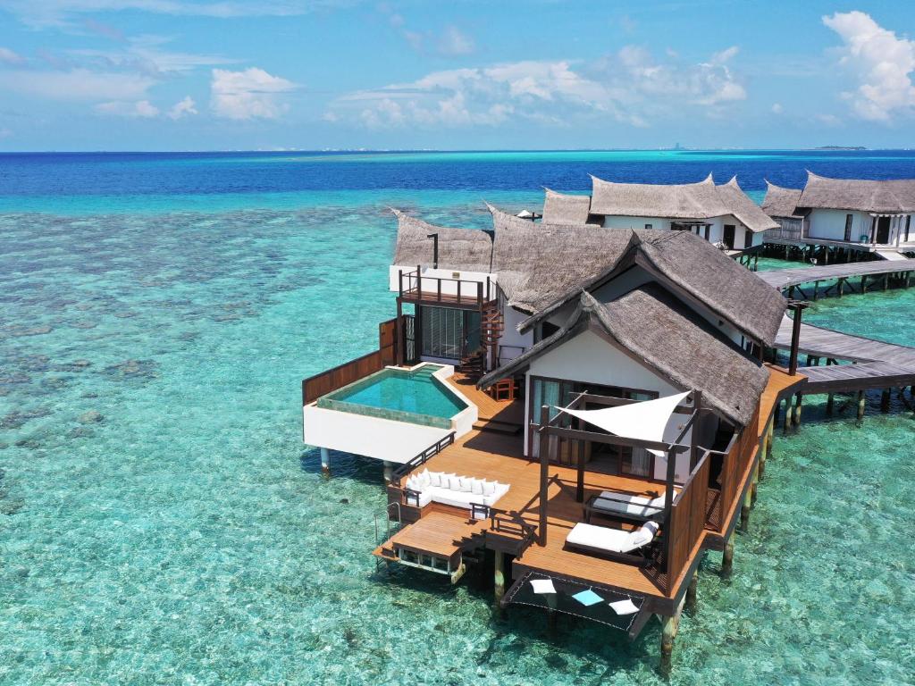 OZEN RESERVE BOLIFUSHI - Luxury All Inclusive with Free Transfers — Swimming pool in Kaafu Atoll, Kaafu