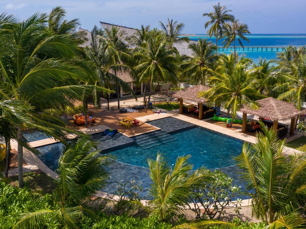 OZEN RESERVE BOLIFUSHI - Luxury All Inclusive with Free Transfers — Swimming pool in Kaafu Atoll, Kaafu