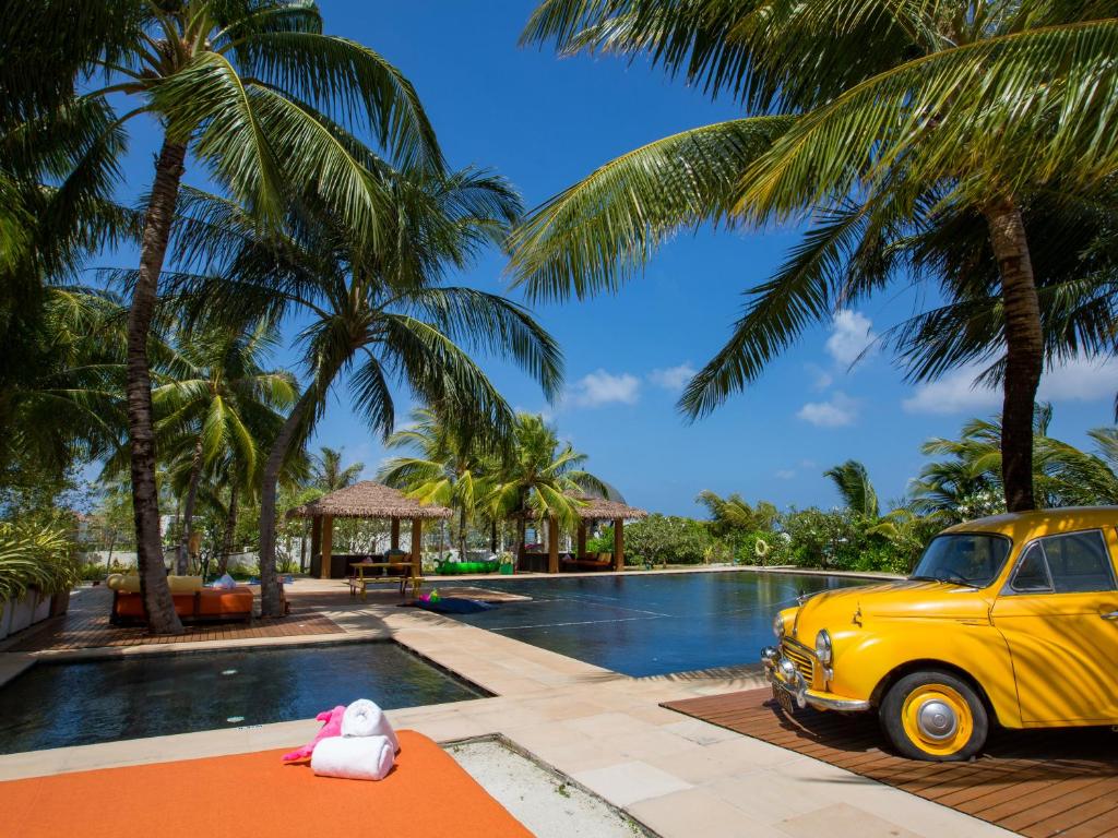 OZEN RESERVE BOLIFUSHI - Luxury All Inclusive with Free Transfers — Swimming pool in Kaafu Atoll, Kaafu