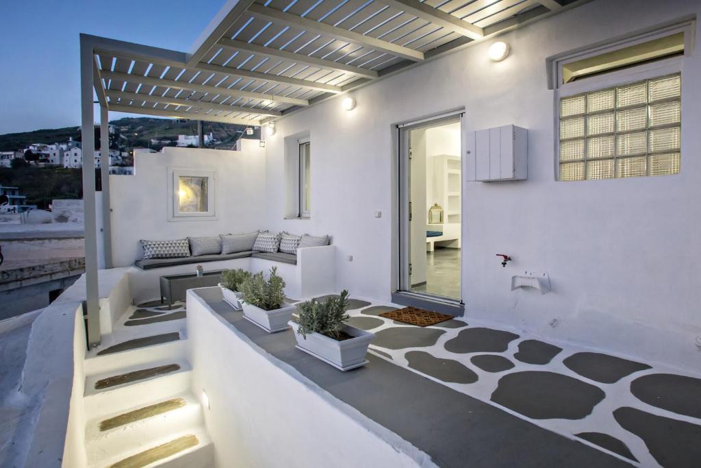 The Nest, Triandáros