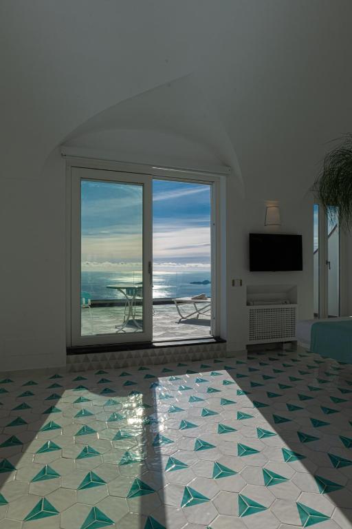 Petrea Lifestyle Suites - 4