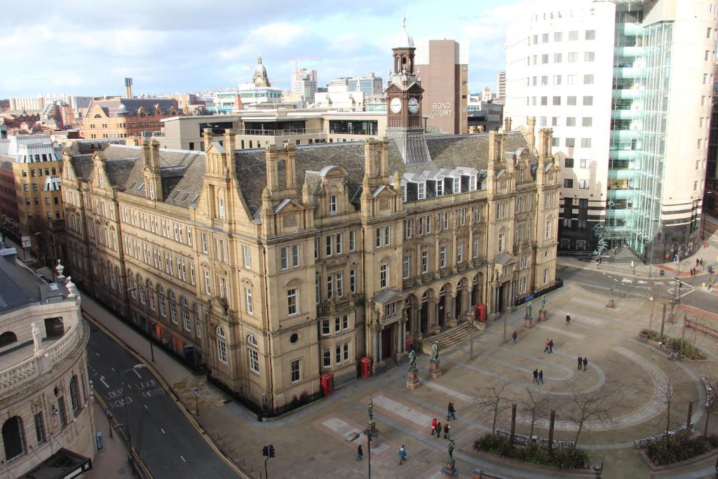 Quebecs Luxury Apartments — Hotel in Leeds