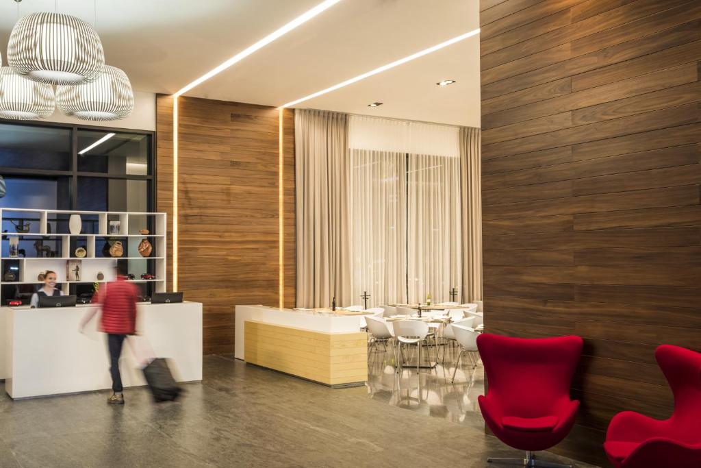 フロント・ロビー