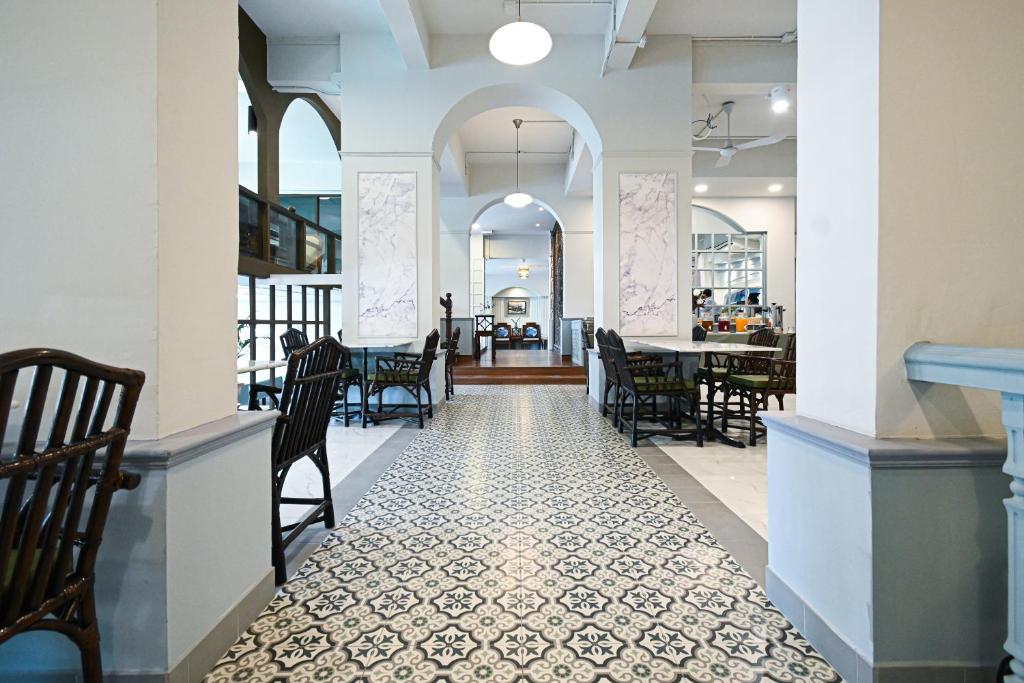 Restaurant, The Krungkasem Srikrung Hotel in Bangkok