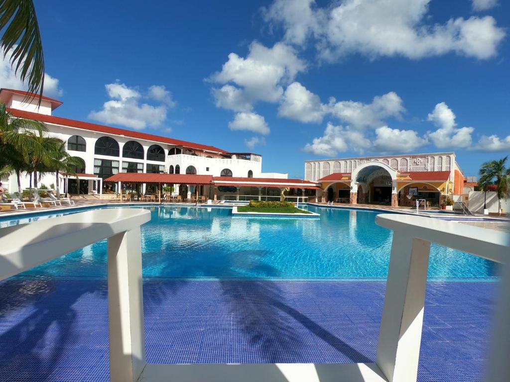Cozumel Hotel & Resort All Inclusive - 4