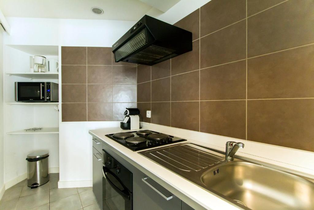 Kitchen, Florella Achard Residence in Cannes