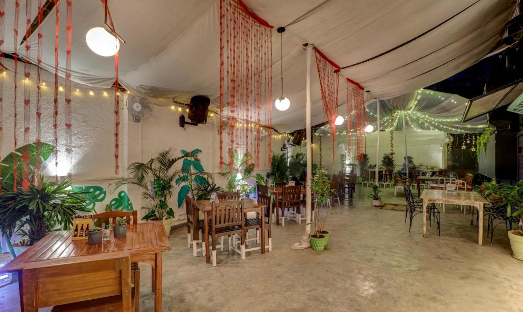 Treebo Ranjeet Shivaji Nagar レストラン