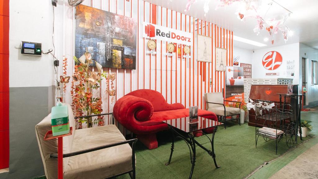 2. 레드도어즈 EL..