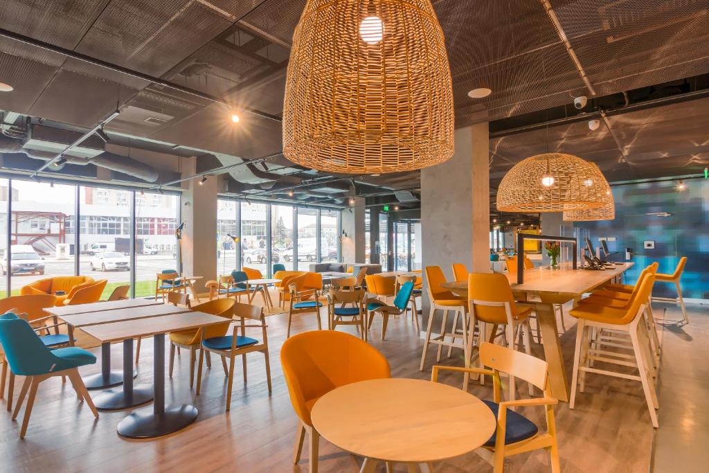 フロント・ロビー