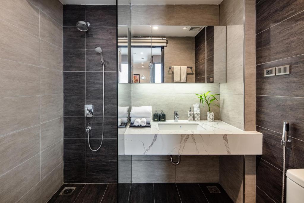 The Galaxy Home Hotel and Apartment photo