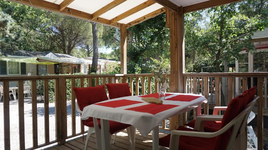 2 bedroom chalet for 5 persons at Camping Leï Suves - JoyCasa - 4