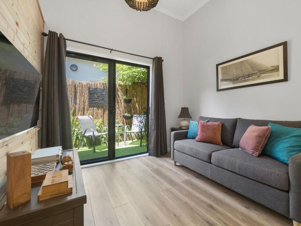 Seaside Escape, Mornington