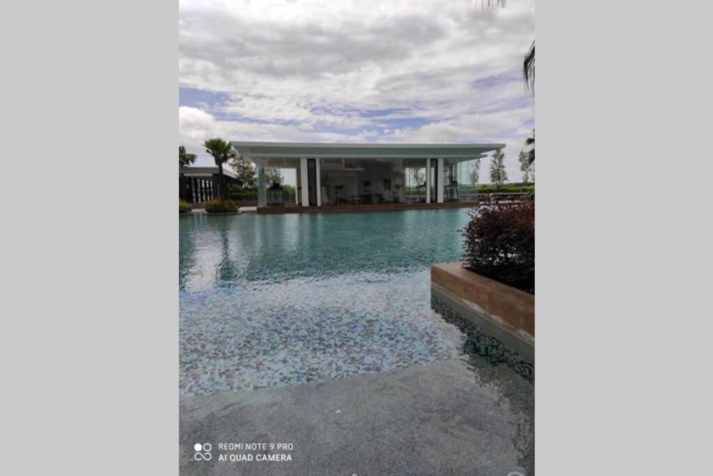 Hibiscus Suite,Tiara Imperio photo