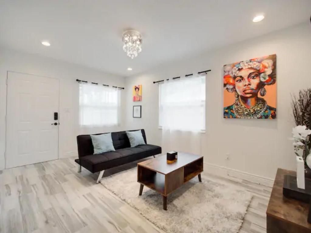 Modern Bayshore Home 46 — Hotel in Sarasota (FL)