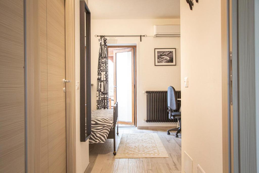 Suite Black and Wite - 3