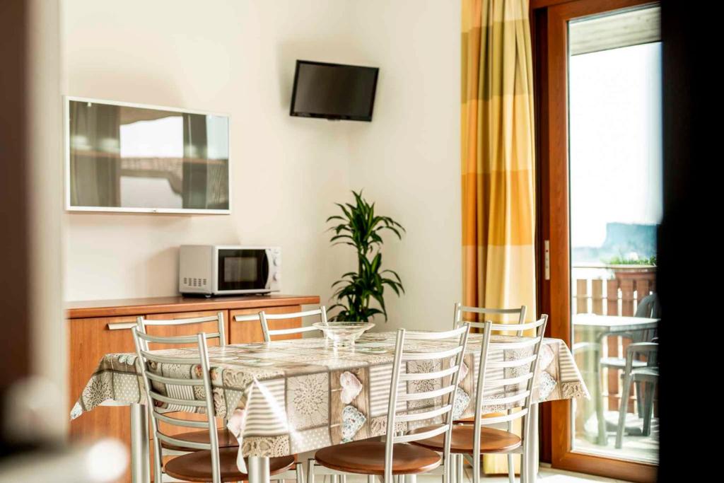 Apartments in Manerba del Garda 22047 - 3
