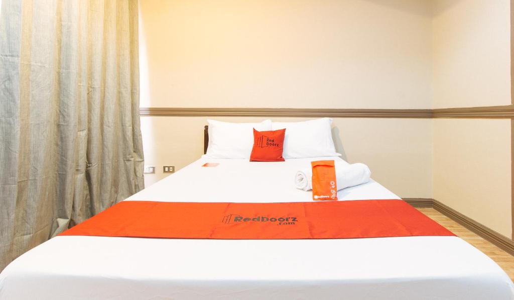 RedDoorz Plus @ Canley Residential photo