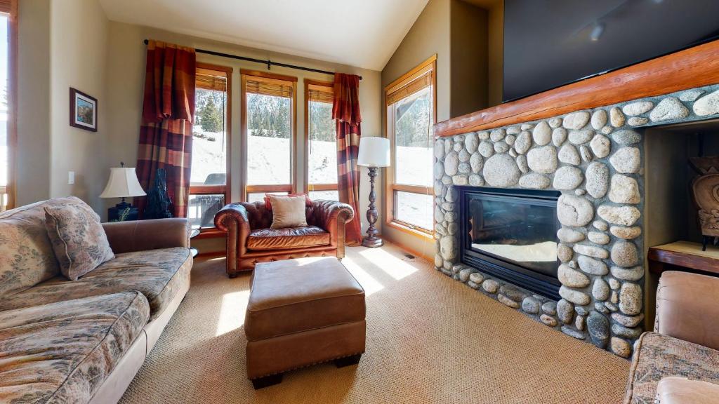 Snowcreek V #774 condo, Mammoth Lakes