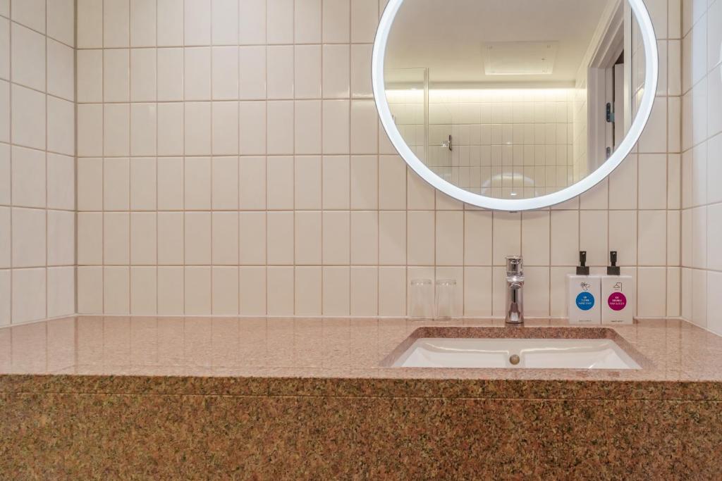 Quality Hotel The Weaver photo