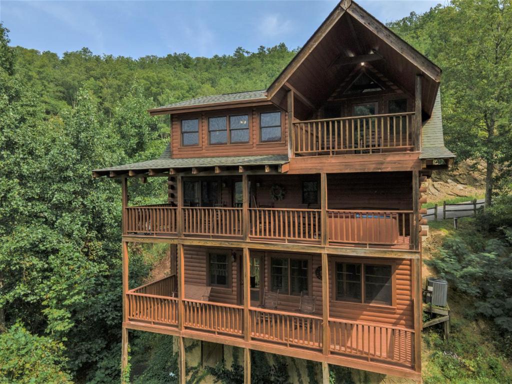 Fox Den, Sevierville