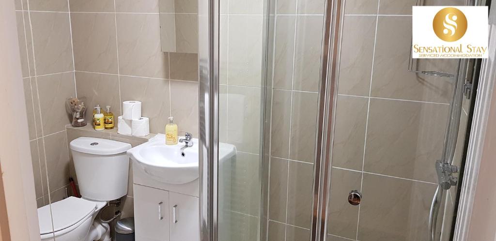 2 Bedroom Apt at Sensational Stay Serviced Accommodation - Kilburn High Road photo