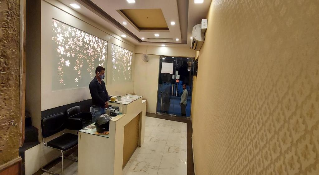 フロント・ロビー