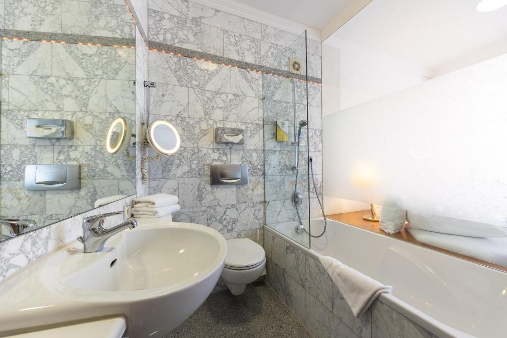 AAAA Hotelwelt KUBLER photo